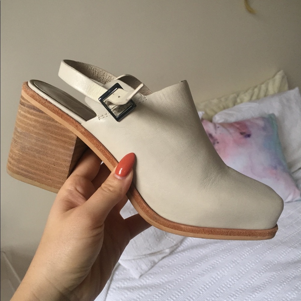 Intentionally blank HONCHO BONE CLOG
